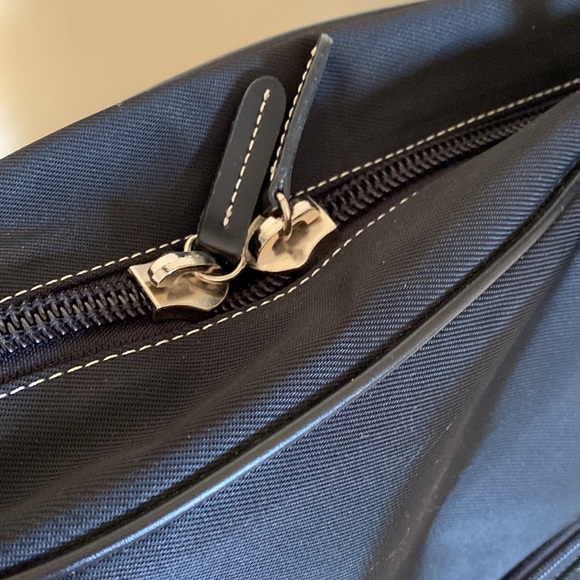 Maxx New York travel/overnight Bag - Picture 3 of 12